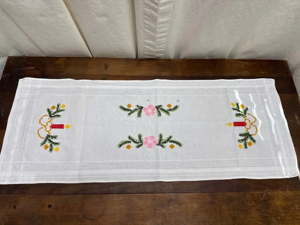 Jobelan Made In Germany Vintage Cotton Embroidered Christmas Table Runner Décor